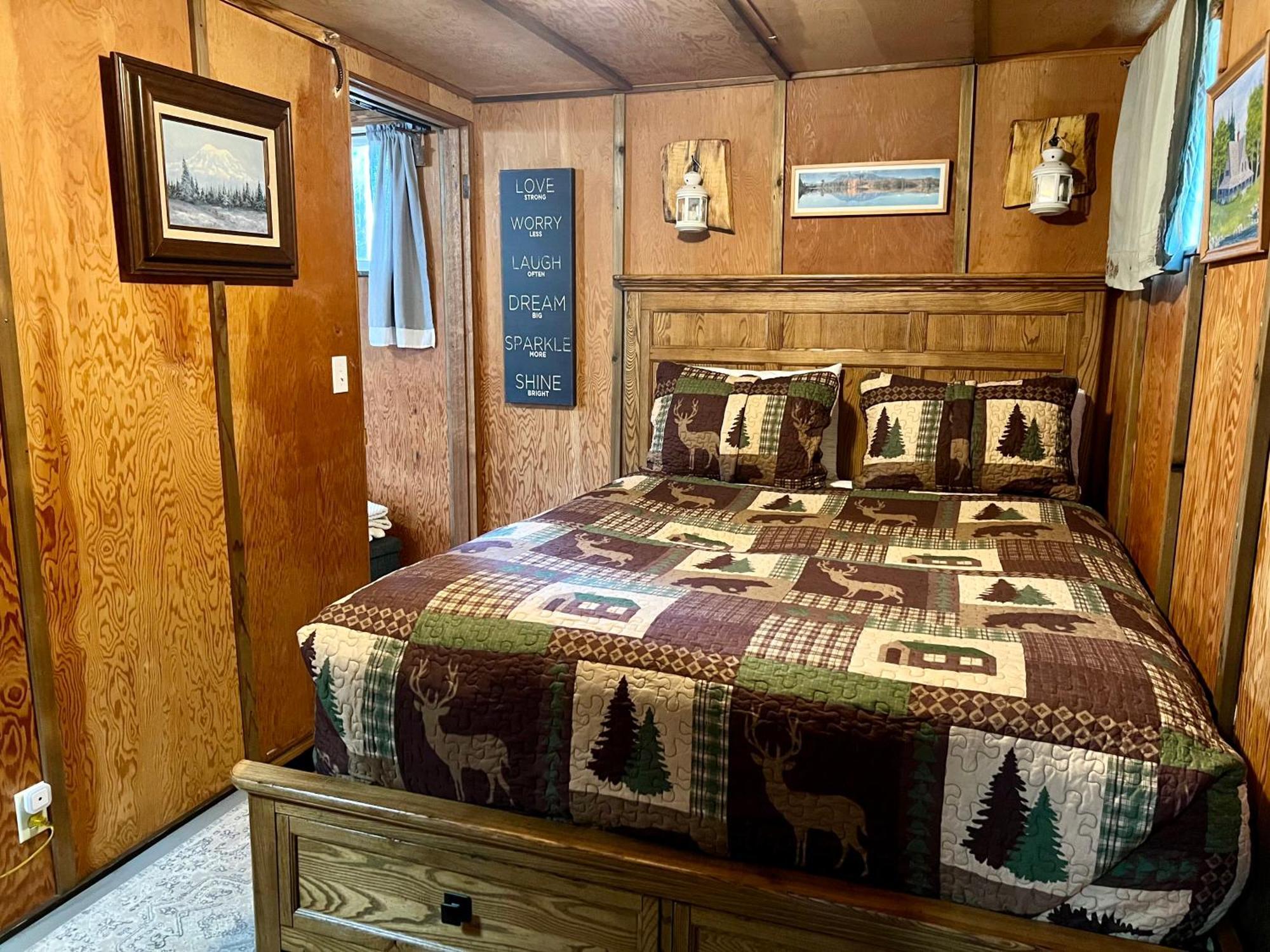 Mt Rainier Little Green Cabin On Big Creek! Ashford Ngoại thất bức ảnh